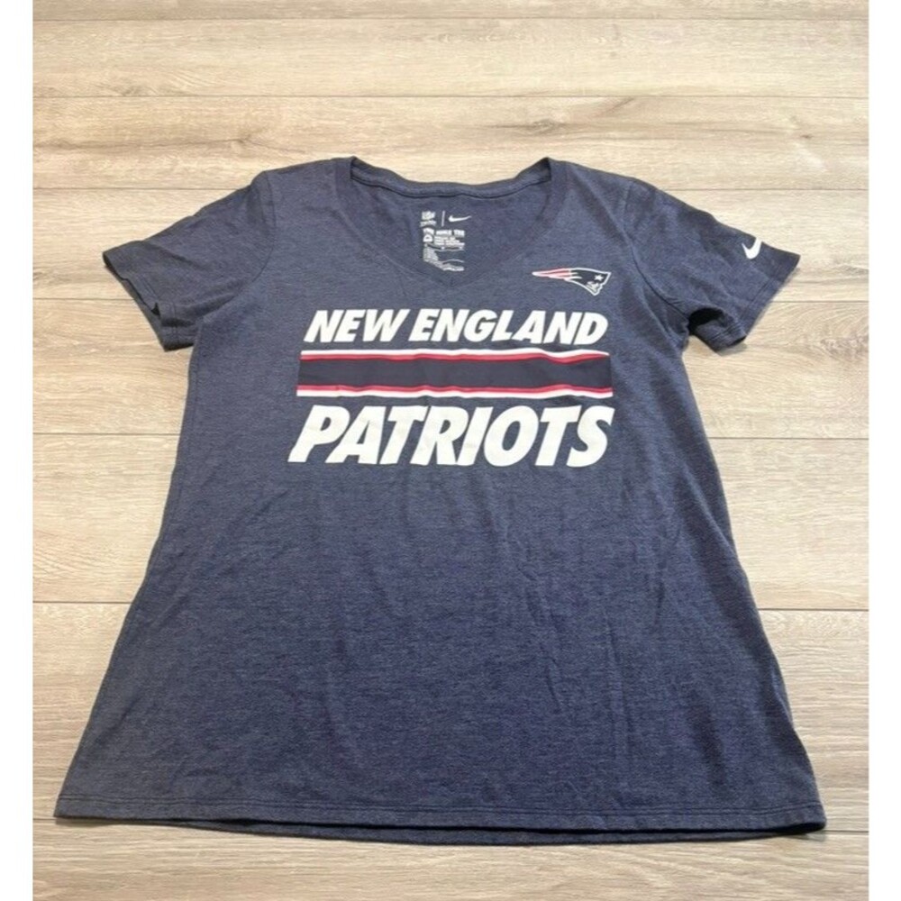 NWOT NFL Team Apparel Nike Tee Women's New England Patriots Athletic Cut SS M